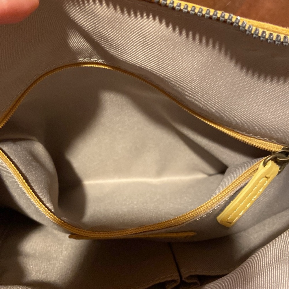 American Leather Yellow Crossbody Bag. - Picture 11 of 16
